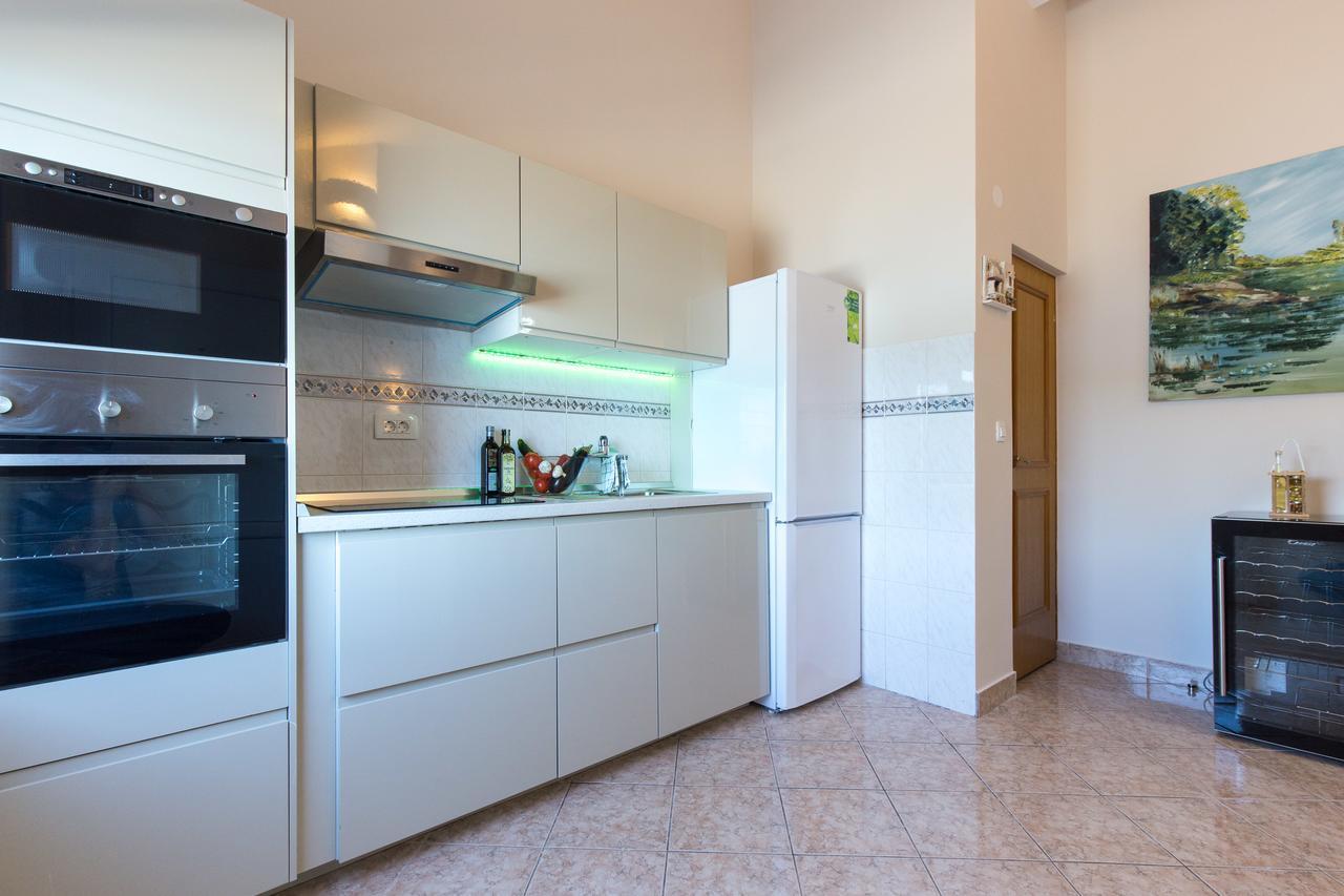 Apartments Tamaris Čižići Esterno foto